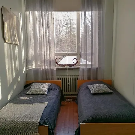 Vanhan Koulun Majatalo-old School *