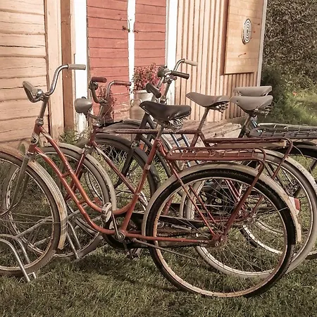 Vanhan Koulun Majatalo-old School Hostel Kolinkylä