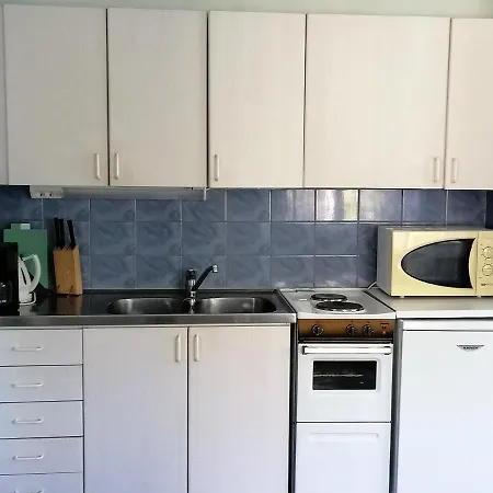 Vanhan Koulun Majatalo-old School * Kolinkylä