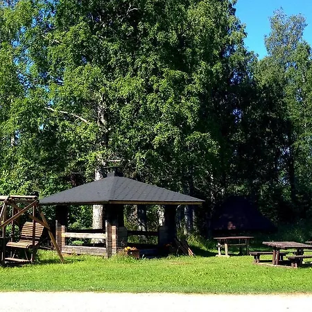 Vanhan Koulun Majatalo-old School Hostel