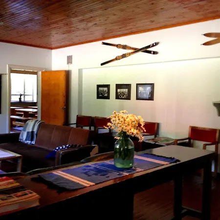 Vanhan Koulun Majatalo-old School