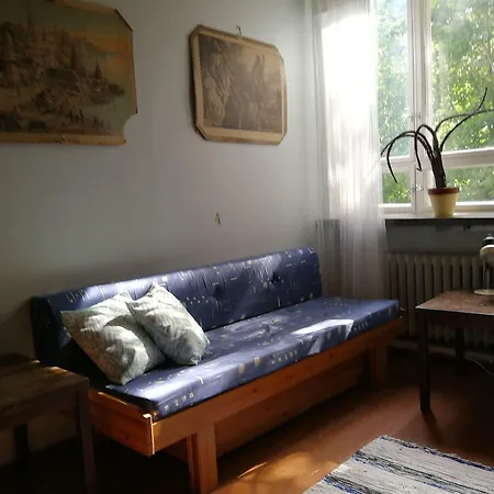 Vanhan Koulun Majatalo-old School Hostel *