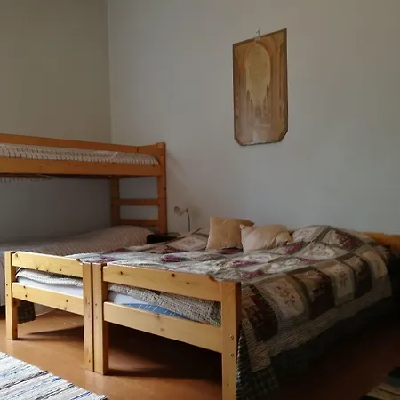 Vanhan Koulun Majatalo-old School * Kolinkylä