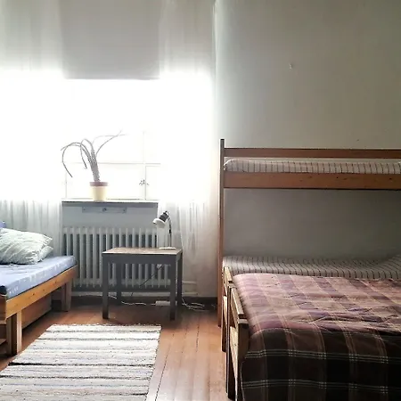 Vanhan Koulun Majatalo-old School Hostel *