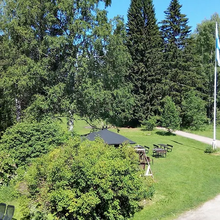 Vanhan Koulun Majatalo-old School Kolinkylä