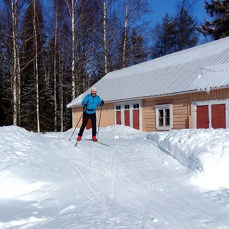 Vanhan Koulun Majatalo-old School Hostel Kolinkylä