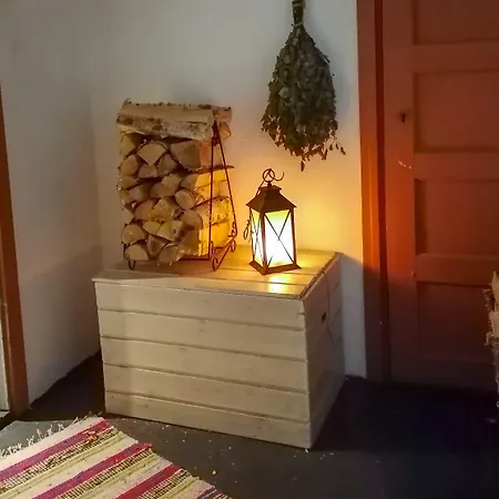 Hostel Vanhan Koulun Majatalo-old School Kolinkylä