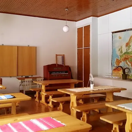 Vanhan Koulun Majatalo-old School Hostel Kolinkylä