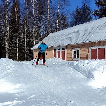 Vanhan Koulun Majatalo-old School Hostel