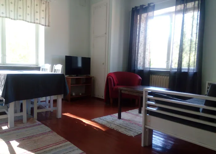 Vanhan Koulun Majatalo-old School Hostel *